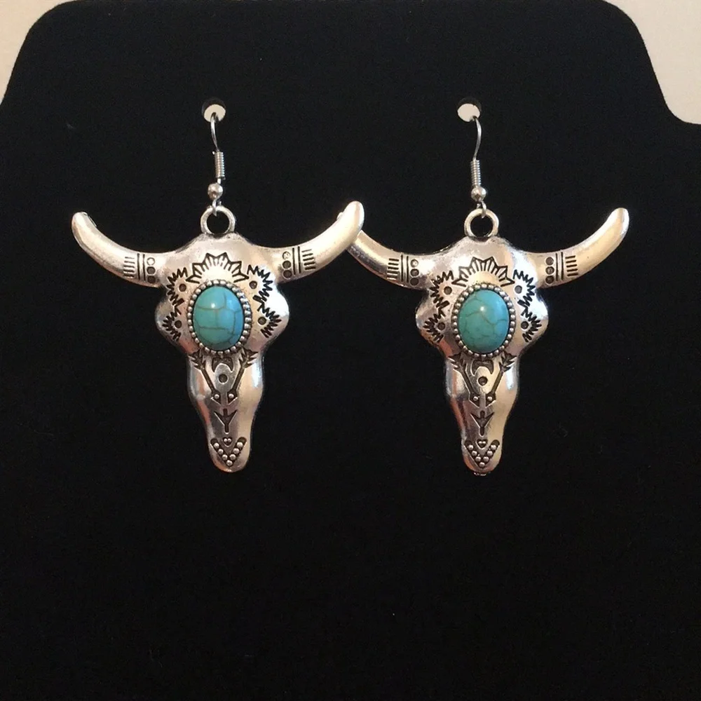 Bull Head Western Turquoise Earrings - Picture 1 of 3